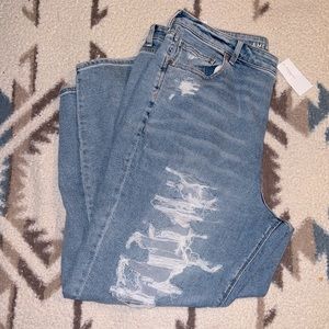 American Eagle stretch distressed mom jeans size 20